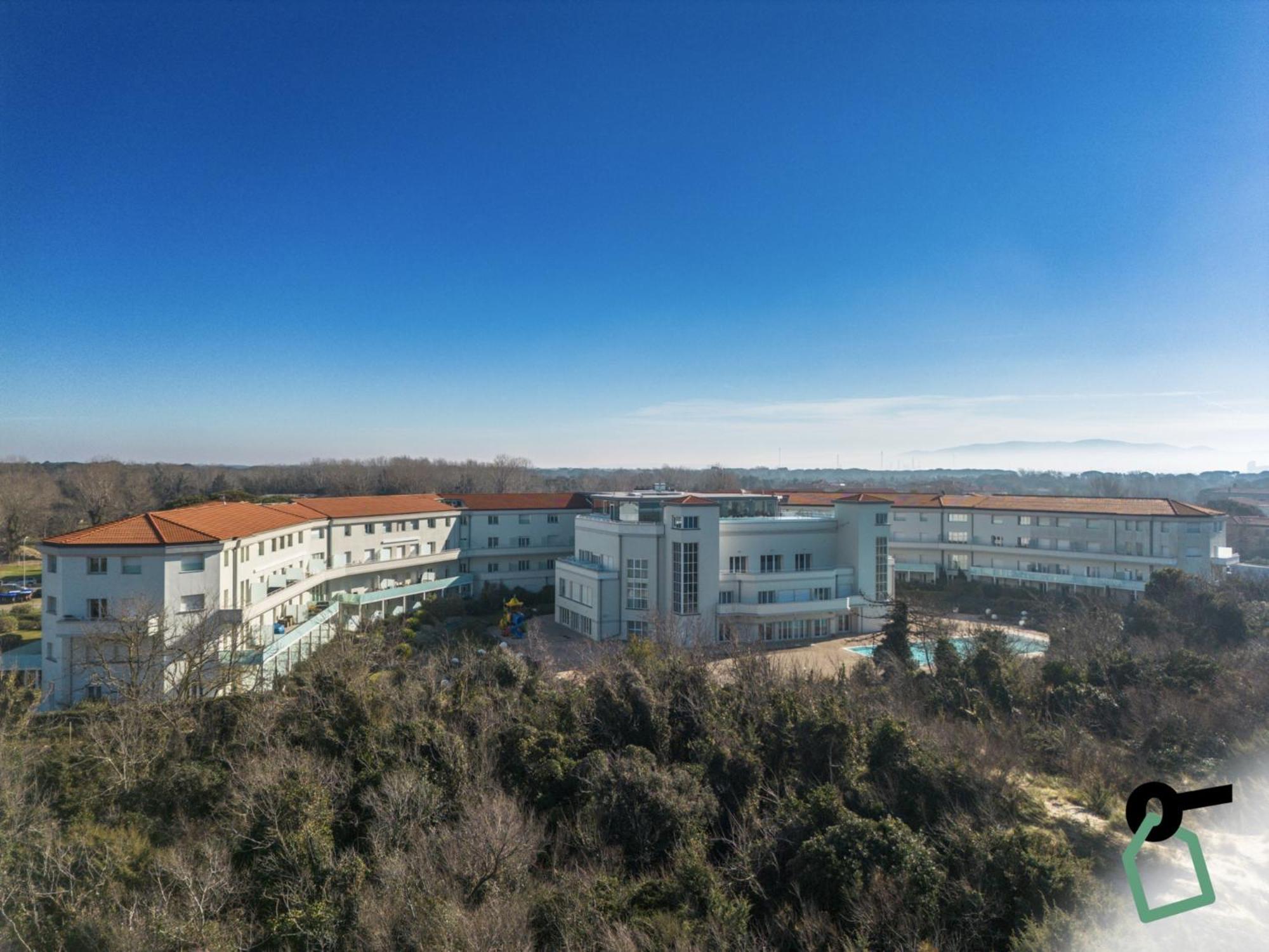 Hotiday Collection - Hotel 5*