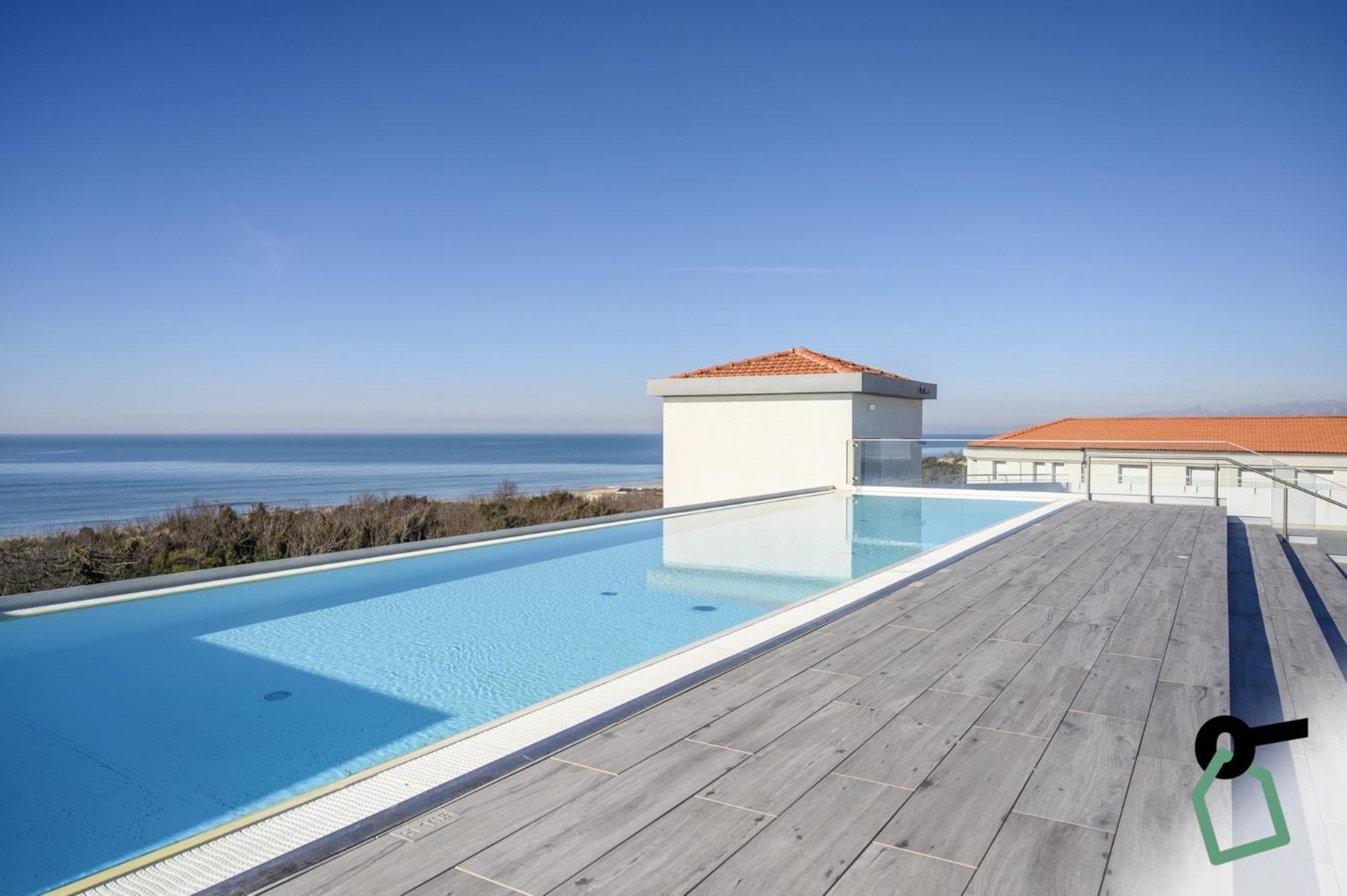Hotel Hotiday Collection -